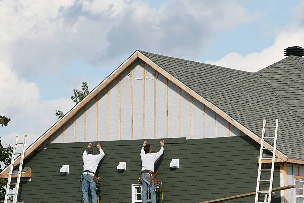 Professional Siding Replacement technician working in Luthersburg, PA